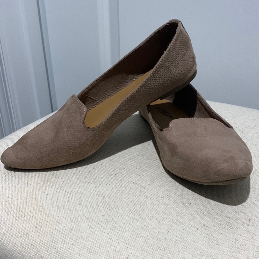 Tan Seychelles suede flats. Size 7.5 W